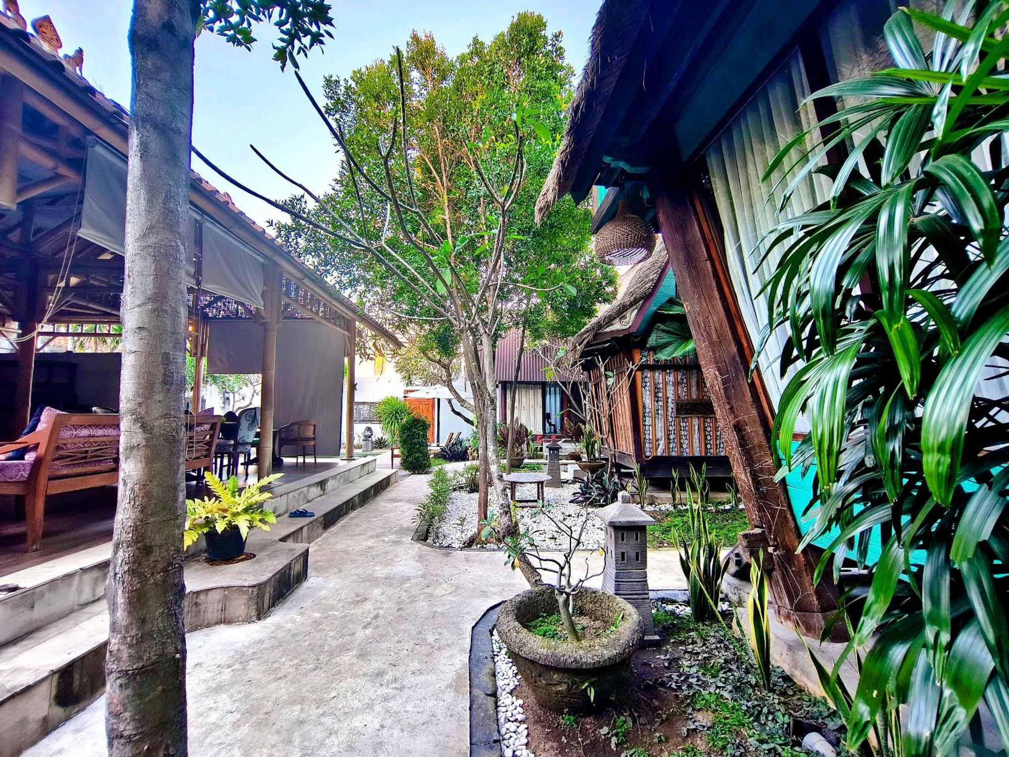 Bed and Breakfast Panda Lumbung Санур Екстер'єр фото