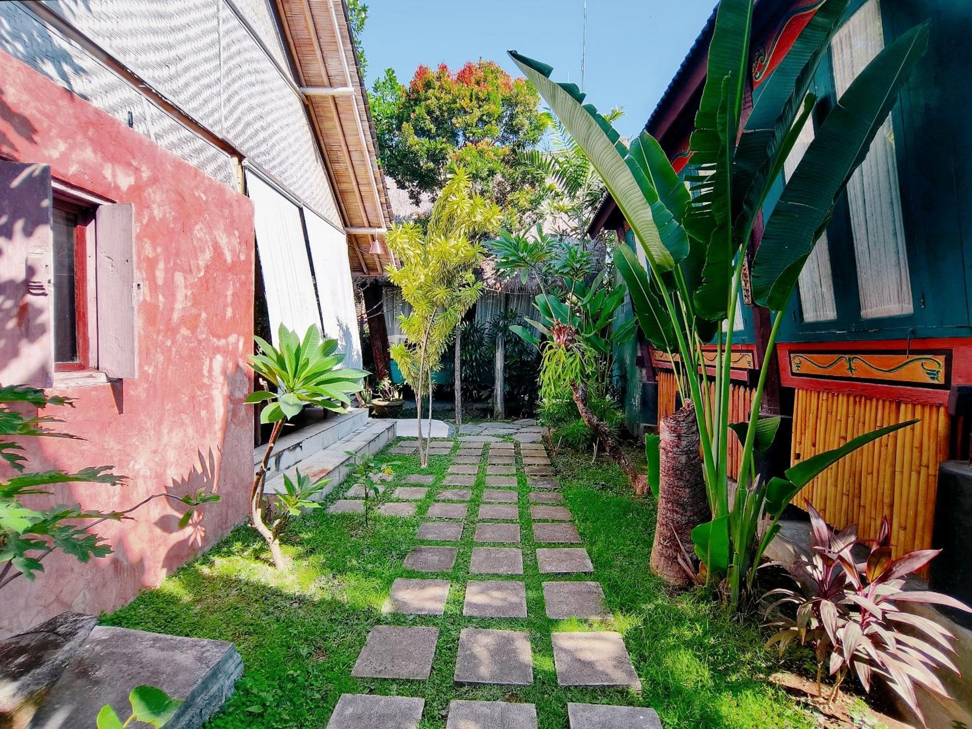 Bed and Breakfast Panda Lumbung Санур Екстер'єр фото