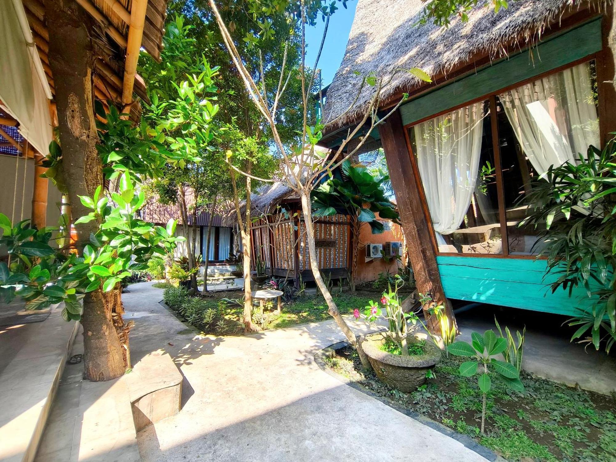 Bed and Breakfast Panda Lumbung Санур Екстер'єр фото