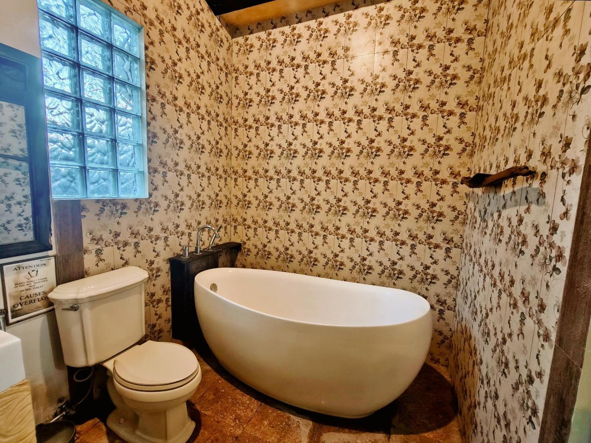 Bed and Breakfast Panda Lumbung Санур Екстер'єр фото
